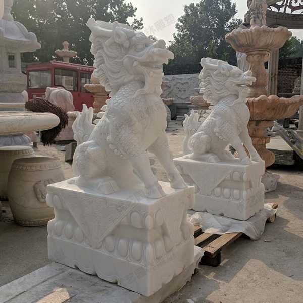 什么是傳統(tǒng)景觀中的藝術(shù)雕塑呢？