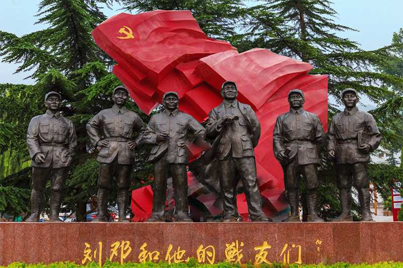 革命人物雕塑，劉鄧和他的戰(zhàn)友們雕像